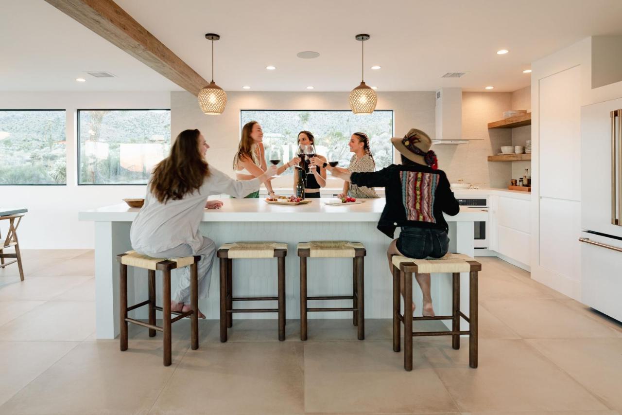 Amaru Muru - Luxury Retreat With Pool/hot Tub/yoga * Joshua Tree
